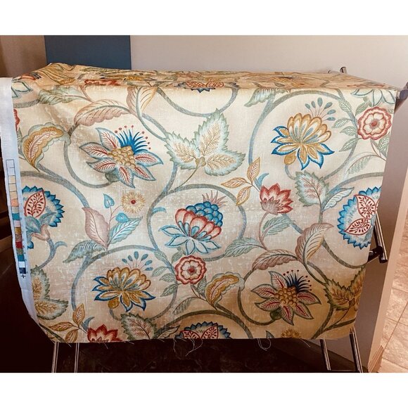 Richloom Screen Print Design Fabric Traditional Cottage Core Floral 54” X 52” - Picture 2 of 5